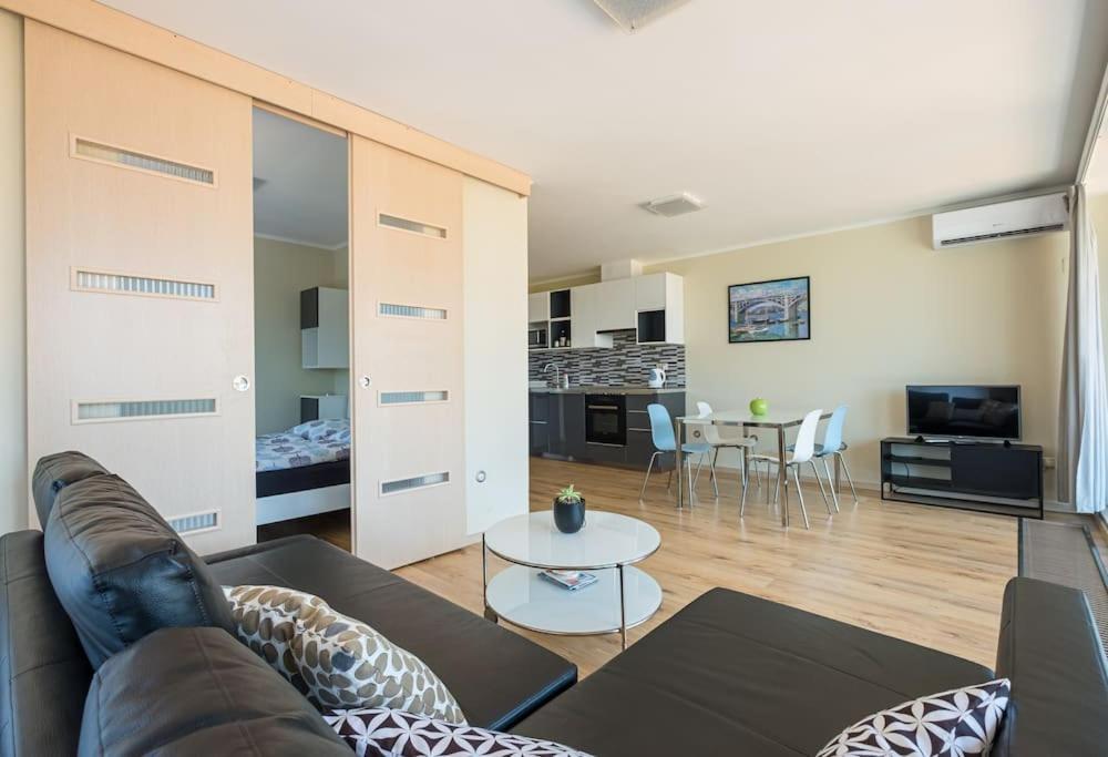 Hedon Brewery Apartments - 200 Meter To The Beach Balatonvilágos Zewnętrze zdjęcie